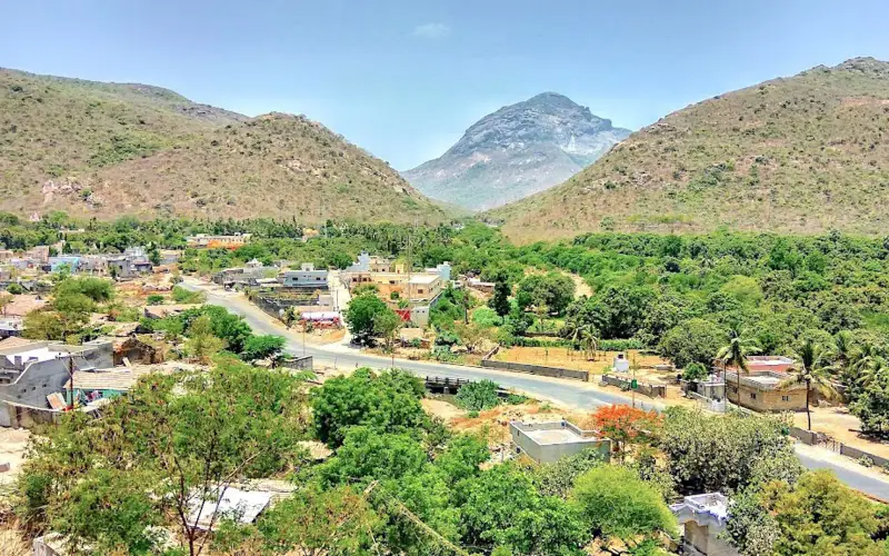 Uparkot Fort Route